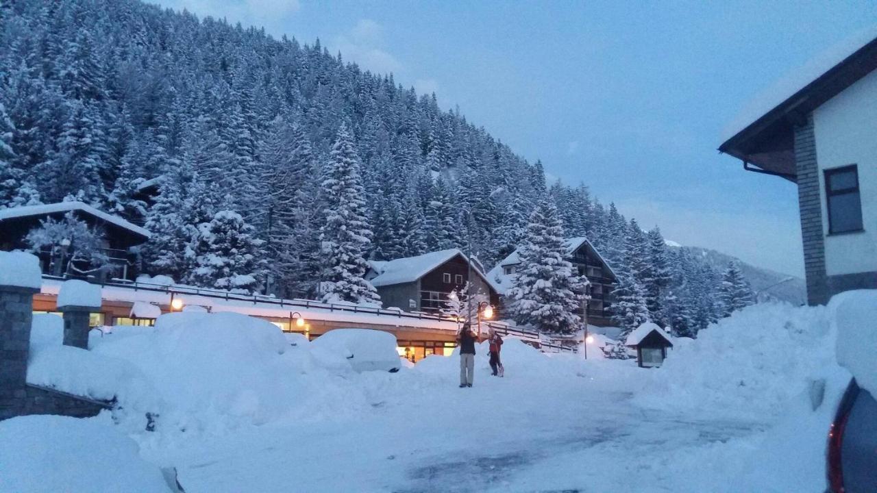 Casa Vacanza In Tipico Chalet Di Montagna Villa Varzo Eksteriør billede