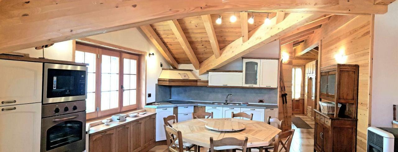Casa Vacanza In Tipico Chalet Di Montagna Villa Varzo Eksteriør billede