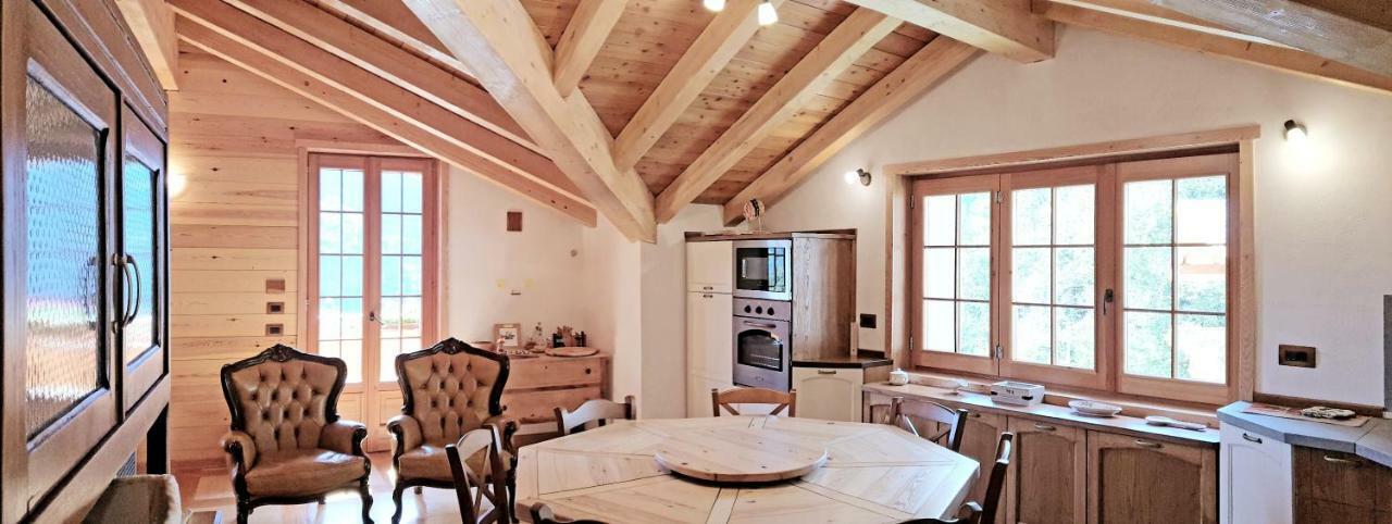 Casa Vacanza In Tipico Chalet Di Montagna Villa Varzo Eksteriør billede