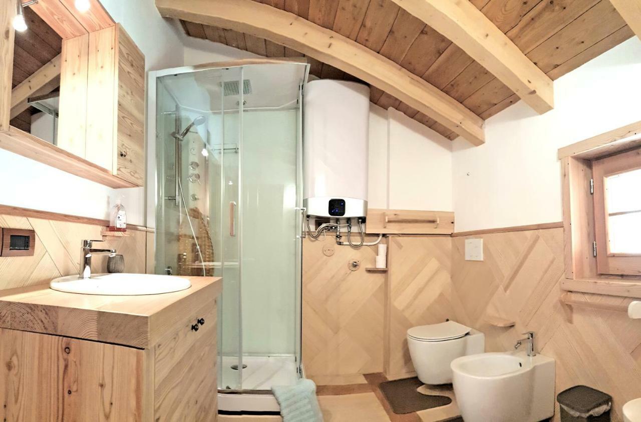 Casa Vacanza In Tipico Chalet Di Montagna Villa Varzo Eksteriør billede