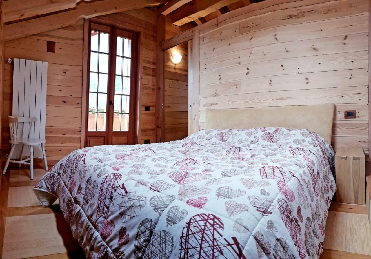 Casa Vacanza In Tipico Chalet Di Montagna Villa Varzo Eksteriør billede