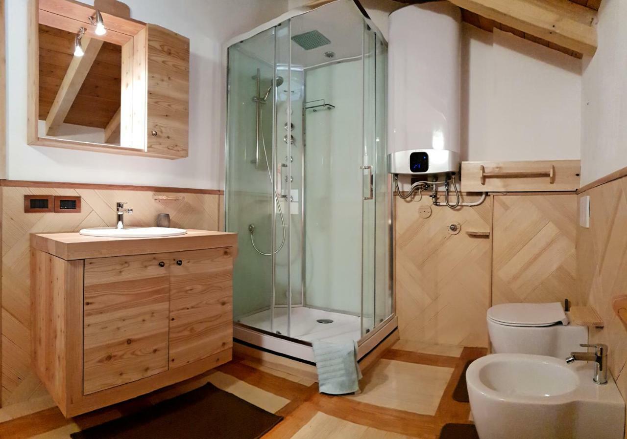 Casa Vacanza In Tipico Chalet Di Montagna Villa Varzo Eksteriør billede